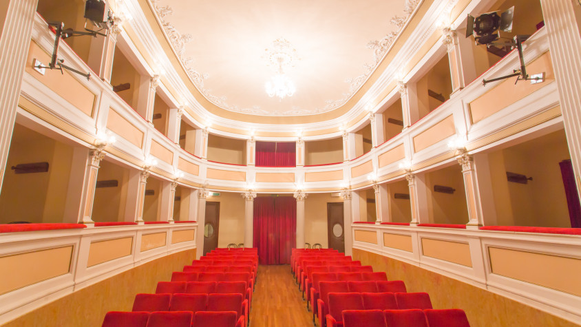 Vista interna del teatro degli oscuri di torrita